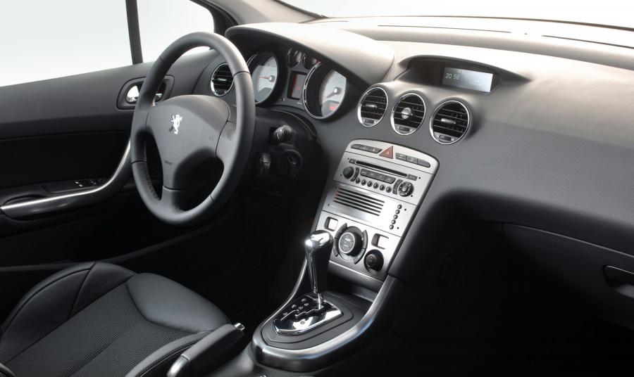  Peugeot 308 GT 2008 года  (фото 10 из 101)